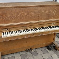 Free Upright Piano - In Tune - Every Key Works