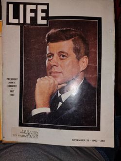 4 historical publications about JFK + bonus edition on Jackie