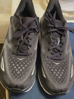 HOKA Clifton 9 running shoes size 12.5d