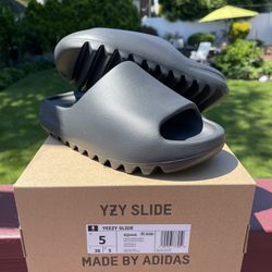 Adidas Yeezy Slide Onyx Men’s Size 5 (Women’s 6.5, GS 5Y) ~ NEW