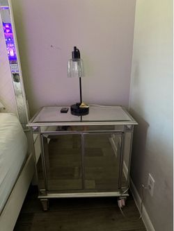 Too side tables