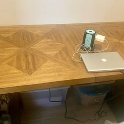 Pub Table With 4 Stools
