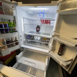 Free Fridge / Gratis Refrigerator 