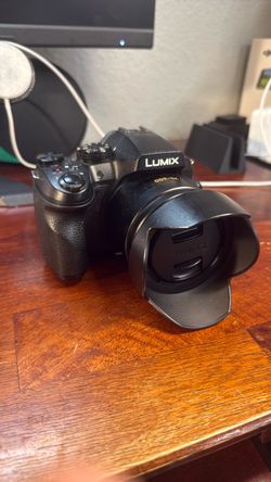 Panasonic Lumix FZ200 Bridge camera