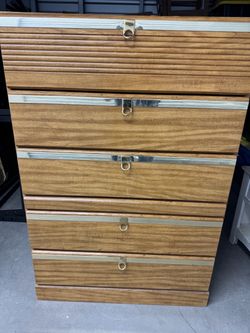 Dresser
