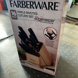 Farberware Edgekeeper 16-Piece Triple Rivet Block Set with Built in Knife Sharpener, Black