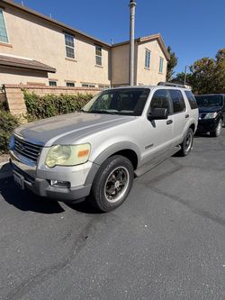 2006 Ford Explorer XLT V8 146k CarPlay Smogged Clean Title