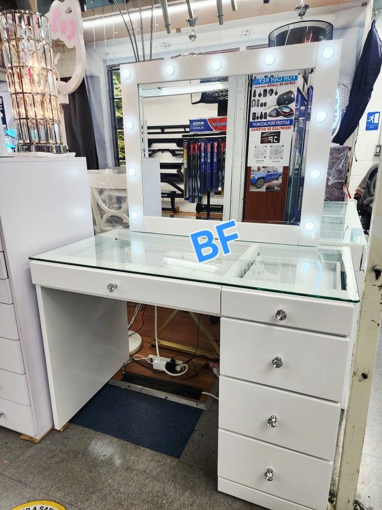 Vanity Desk And Mirror, White High Gloss Finish. New Especial Price