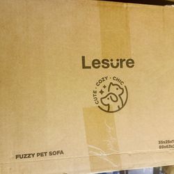 NEW Lesure Fuzzy Pet Sofa - Large (35x25x11) - Factory Sealed