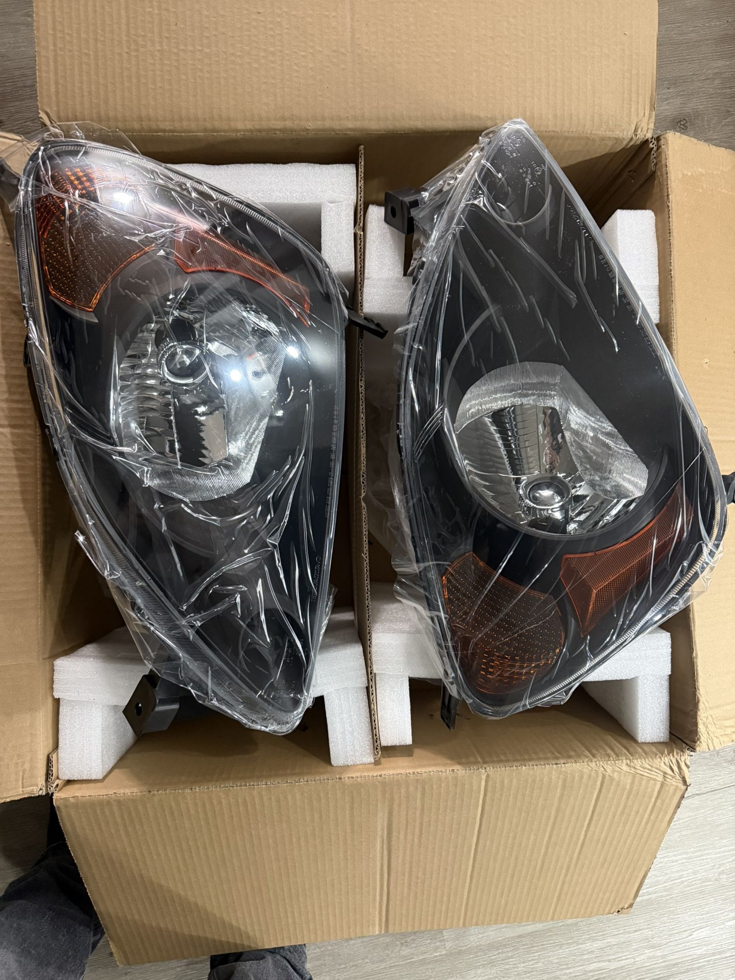 Honda CRV 2004 Brand New Headlights In Box 