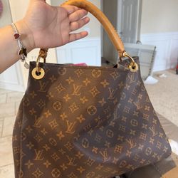Louis Vuitton Artsy