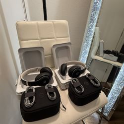 2 brand new beats studio pro black/gold