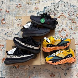YEEZY SALE SIZE 4/4.5