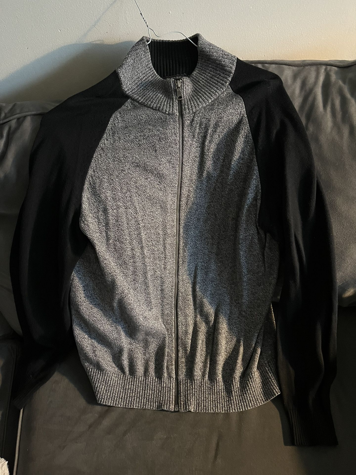 Banana Republic Men’s Medium Full Zip Sweater