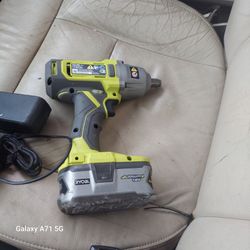 1/2 Wrench Impact Drive Baterie Charge 