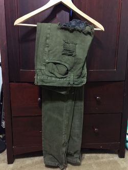 Robertson Olive Tapered Jeans Size 32