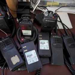 Motorola Ht 750 Walkie Talkie Radios