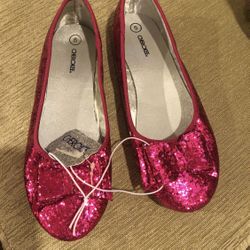 Girls Size 5 Flats New With Tags .sparkly Pink Flats $14 Or Best Offer