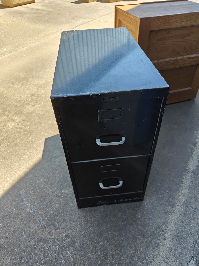 Filing Cabinets Four Total Steelcase