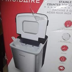 Frigidaire Stell Ice Maker