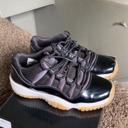 Air Jordan 11 Retro Low “Bleached Coral” (GS)