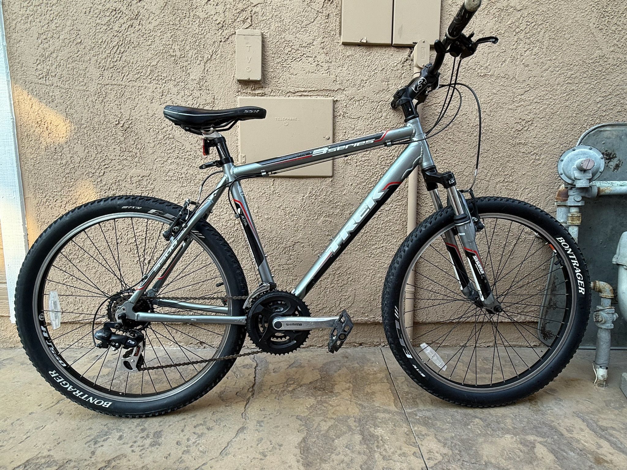 Trek 3500 Mountain Bike 3 Series Shimano Tourney Lightweight Trail 19.5 Size This bike is fully tuned, dialed in and ready to ride, it does not need