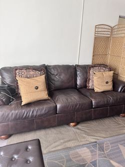 Leather Couch The Furniture Ashley Good Condition 