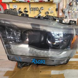 2019 - 23 - DODGE RAM 1500 - LEFT - HEADLIGHT