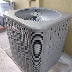 5 ton LENNOX condenser unit in excellent condition 410A refrigerant.