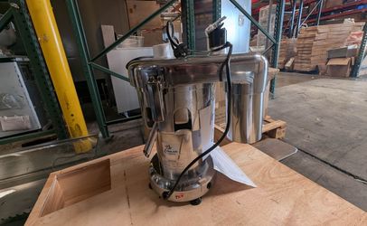 Clearance Commercial Juicer Extractor Machine 104292L0406