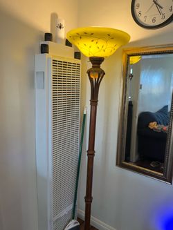 Pedestal antique lamp