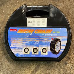 SNOW CHAINS BRAND NEW