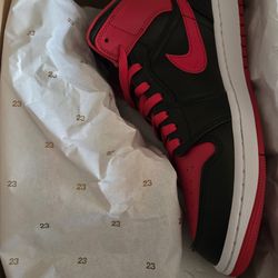 Nike Air Jordan 1 Mid size 10 Mens