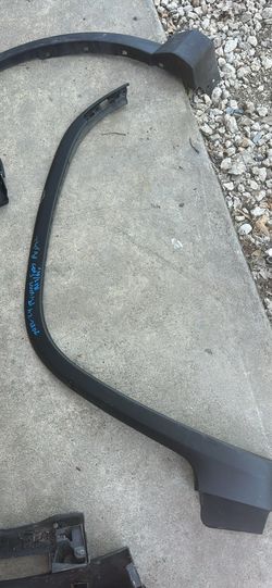 2022-2024 Rivian R1T/R1S  RIGHT FENDER FLARE  PT00015993-M