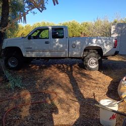 06 2500 Hd 6.0 Gas 4x4 Fully Loaded 4 Door