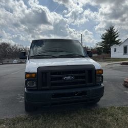 2012 Ford E-350