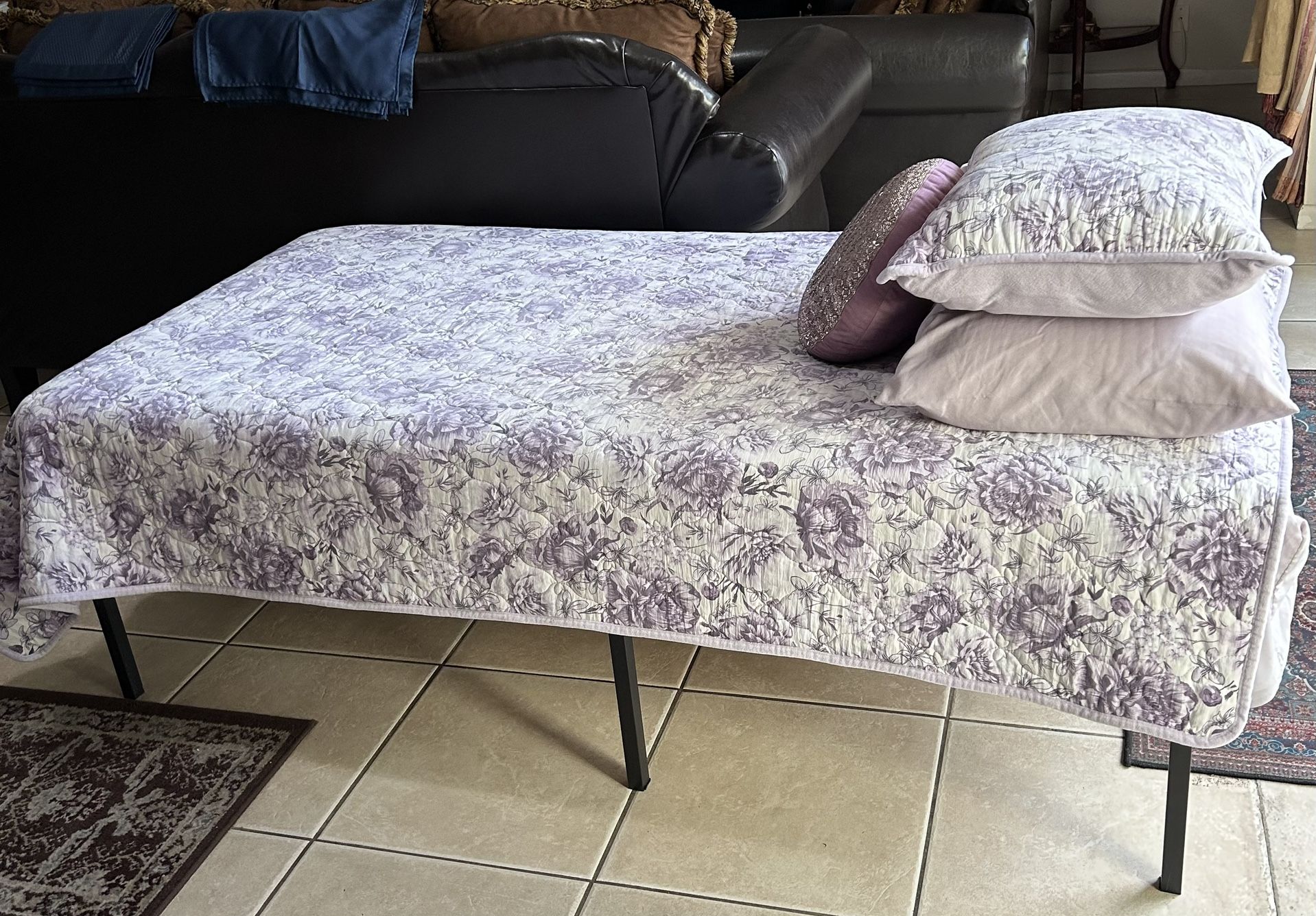 Bed/mattress - Cama/colchon