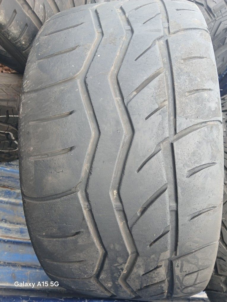 275/40R17 Falken Tires (2)