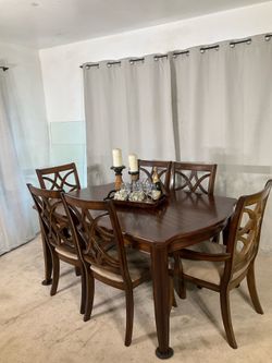 Formal Dining Table with 6 Chairs / Mesa Comedor Formal de 6 Sillas