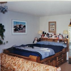 Solid Wood Knotty Pine California King Captain's bedroom set