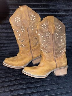 Cowgirl boots size 5