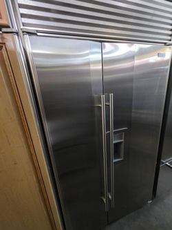 48" SUB ZERO BUILT IN STAINLESS STEEL REFRIGERATOR