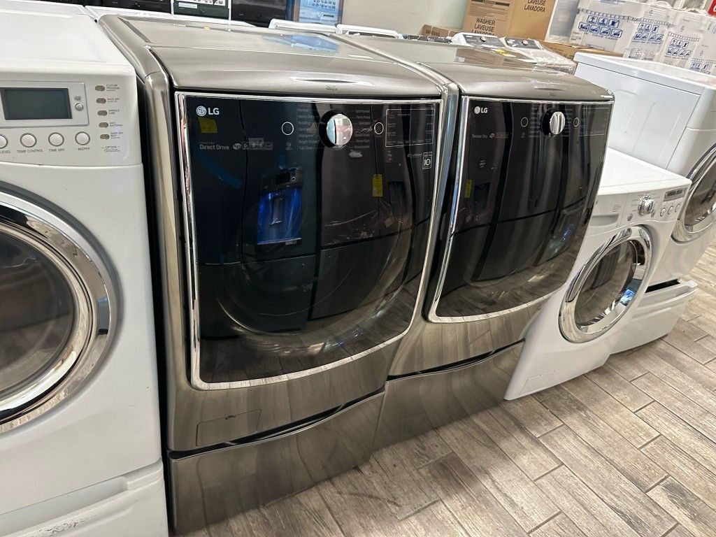 LG Signature Series Mega Capacity washer and dryer set electric used
