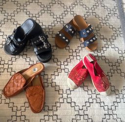 Set de 4 pares de zapatos size 7 ( todos por $20.00)