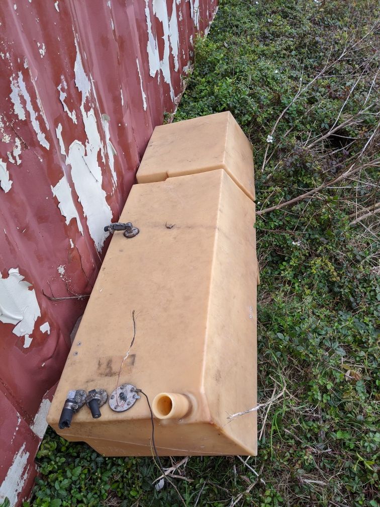 Malibu ski boat gas tank