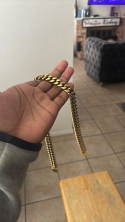 Gold Cuban