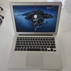 Apple Macbook Air - Like New