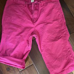 Ladies Hot Pink Bermuda Shorts Size 16 