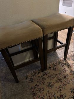 2 barista bar stools