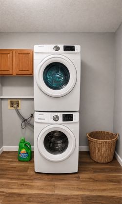 Washer And dryer like new